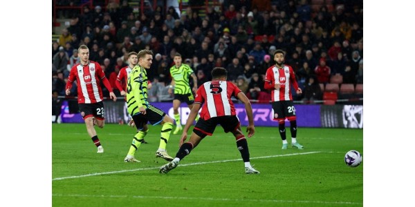 Les fans d'Old Sheffield United ont accordé le plus grand respect aux joueurs Les fans d'Old Sheffield United ont accordé le plus grand respect aux joueurs